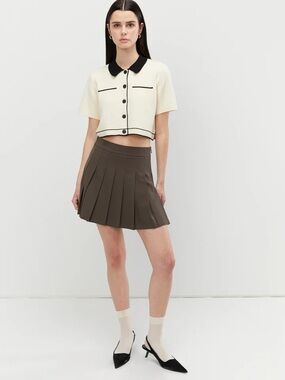 OAK + FORT Cream Short-Sleeve Cropped Contrast Button Up Knit with Black Trim